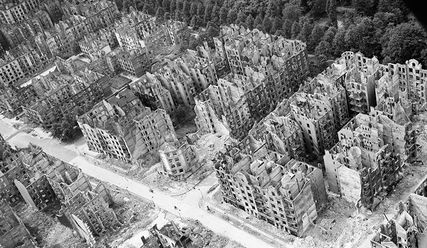 Etwa 900.000 Menschen besaßen nach dem Feuersturm, der auf den Bombenangriff folgte, kein Obdach mehr - © Wikimedia Commons - Copyright: Wikmedia Commons