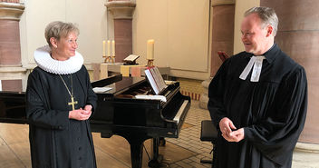 Bischöfin Kirsten Fehrs und Pastor Michael Schirmer in der Kulturkirche Altona - Copyright: © Tatjana Pfendt 
