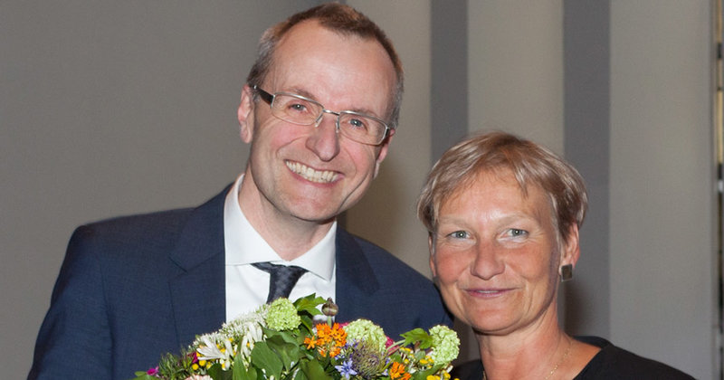Strahlender Wahlsieger: Martin Vetter mit Bischöfin Kirsten Fehrs
