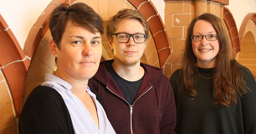 Simone Zander, Jens Stölting und Simone Siebel (von links). Drei der sechs Menschen vom Servicetelefon.