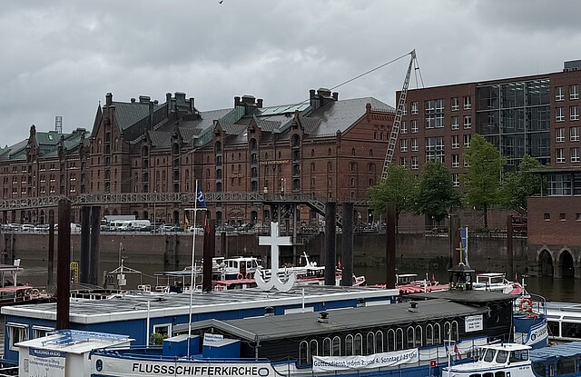 Flussschifferkirche im Binnenhafen