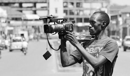 Kameramann in Afrika - Copyright: © Creative Commons
