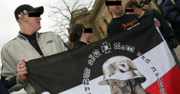 Rechtsextreme demonstrieren in Deutschland - Symbolbild - Copyright: Ralf Niemzig, kirche-hamburg.de