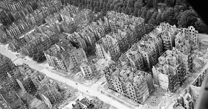 Etwa 900.000 Menschen besaßen nach dem Feuersturm, der auf den Bombenangriff folgte, kein Obdach mehr - © Wikimedia Commons