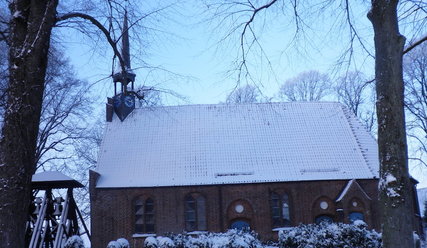 St. Johanneskirche im Winter - Copyright: Senk / Kirchengemeinde Seester