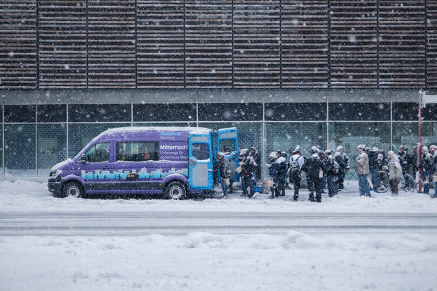 Der Mitternachtsbus der Diakonie im Schnee