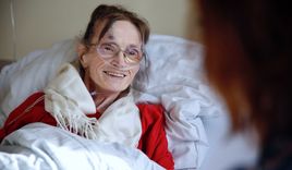 Krankenhausseelsorge zaubert ein Lächeln in schweren Stunden - Copyright: Sebastian Borck
