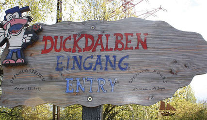 Richtungsschild zum Duckdalben - Copyright: © Duckdalben international seamen´s club