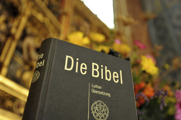 Lutherbibel in der Marktkirche Hannover - Copyright: epd bild/Schulze