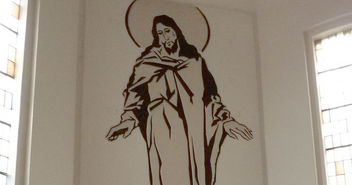 Das überlebensgroße Jesus-Bild in der Immanuelkirche auf der Veddel - Copyright: Sabine Henning/kirche-hamburg.de