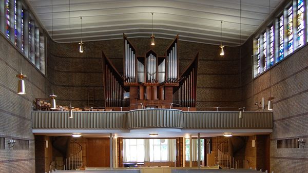 Kirchenschiff mit Blick auf die Orgel - Copyright: BKM / Denkmalschutzamt