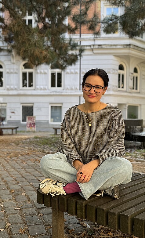 Kirchenmusikerin Jasmin Zaboli im Grindelviertel