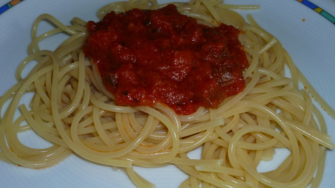 Spaghetti mit Soße