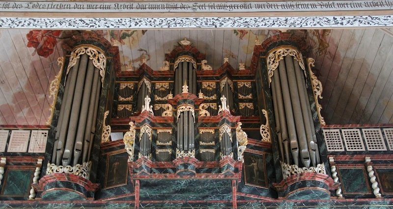 Die prächtige Schnitger-Orgel in der Kirche Neuenfelde - auch sie ist Festivalort