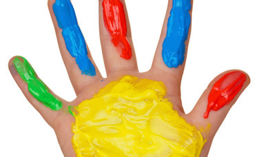 Hand mit Fingerfarben - Copyright: Foto: Wodicka