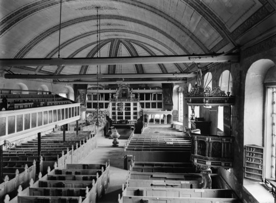 Kirchenraum St. Pankratiuskirche Ochsenwerder vor 1910 mit Kanzel (alter Standort) und geschlossenem Altar (Karwoche)