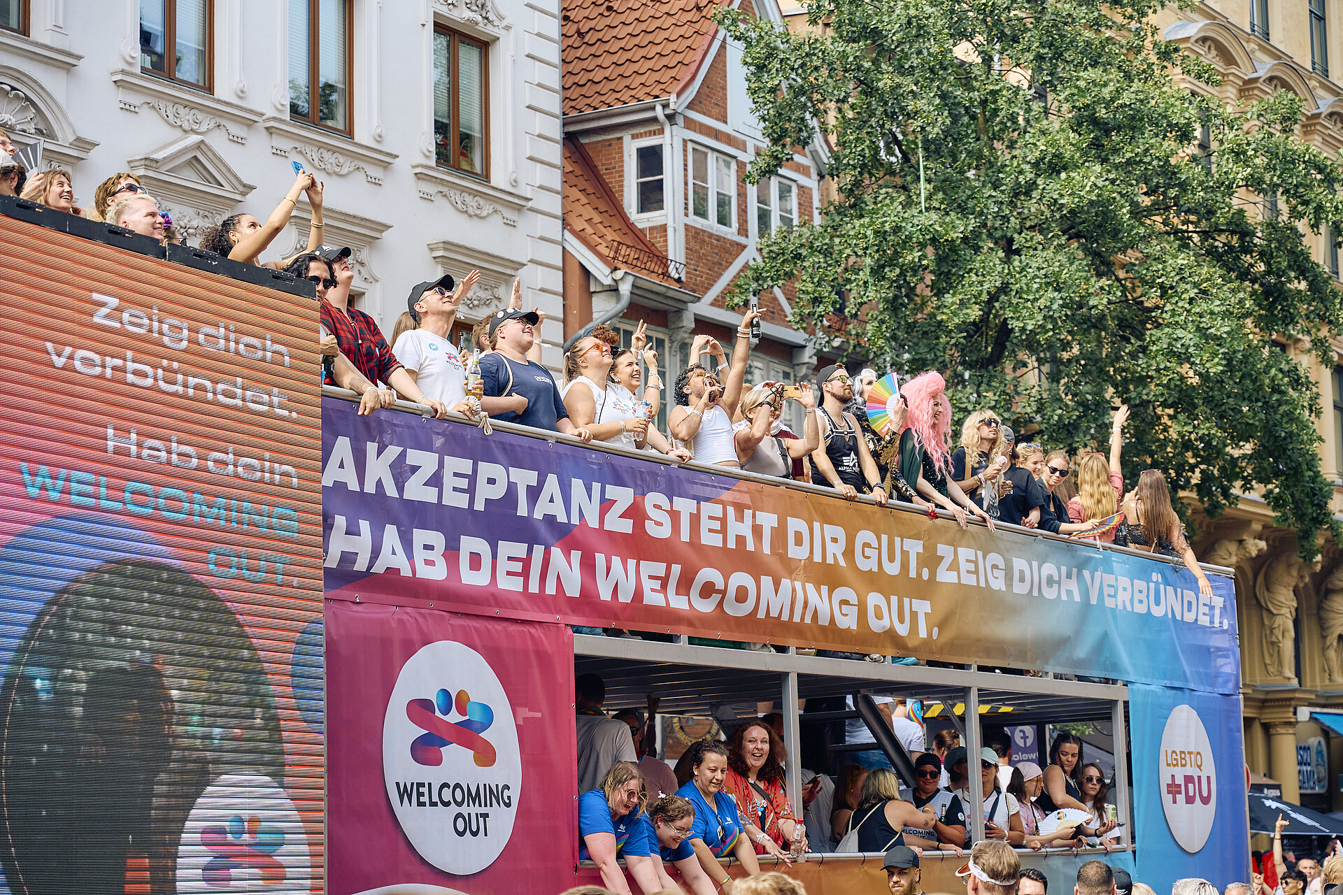 Die Initiative WELCOMING OUT auf einem CSD