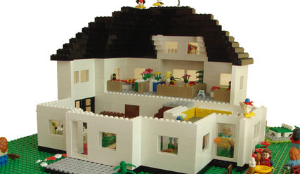 So könnte das neue Frauenhaus aussehen - ein Modell aus Legosteinen - Copyright: privat