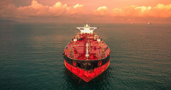 Containerschiff im Meer - Copyright: © Unsplash