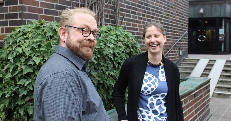 Valtteri Salmi (links) und Katri Oldendorff sind die neuen Gesichter der finnischen Seemannsmission in Hamburg