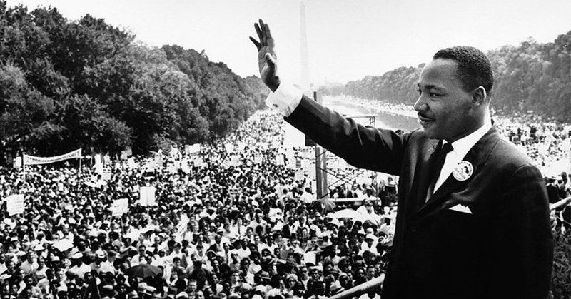 Martin Luther King bei seiner Rede auf den Stufen des Lincoln Memorials in Washington, am 28. August 1963