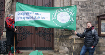 Ein Banner mit dem Motto des Bündnisses 'Churches for Future' - Copyright: Yvonne Nadler