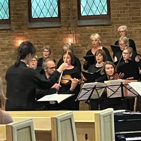 Kirchenmusikerin Ji-Hyun Park dirigiert das Mozart-Konzert