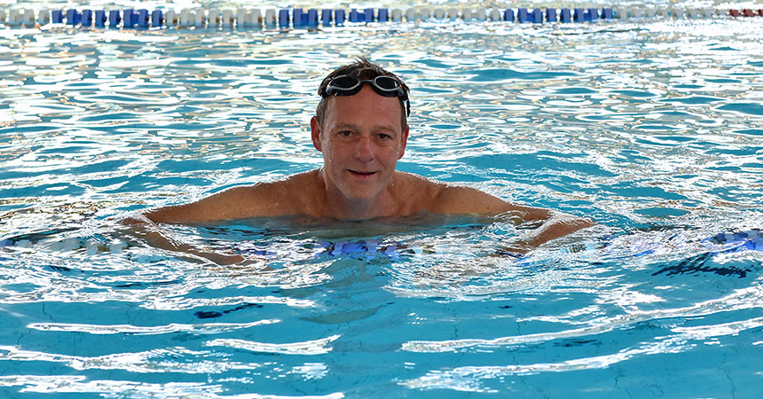 Arjan Meerbeek beim Schwimmtraining