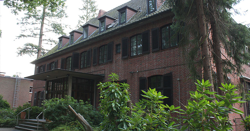 In diesem schönen Haus in Nienstedten ist die Missionsakademie untergebracht.