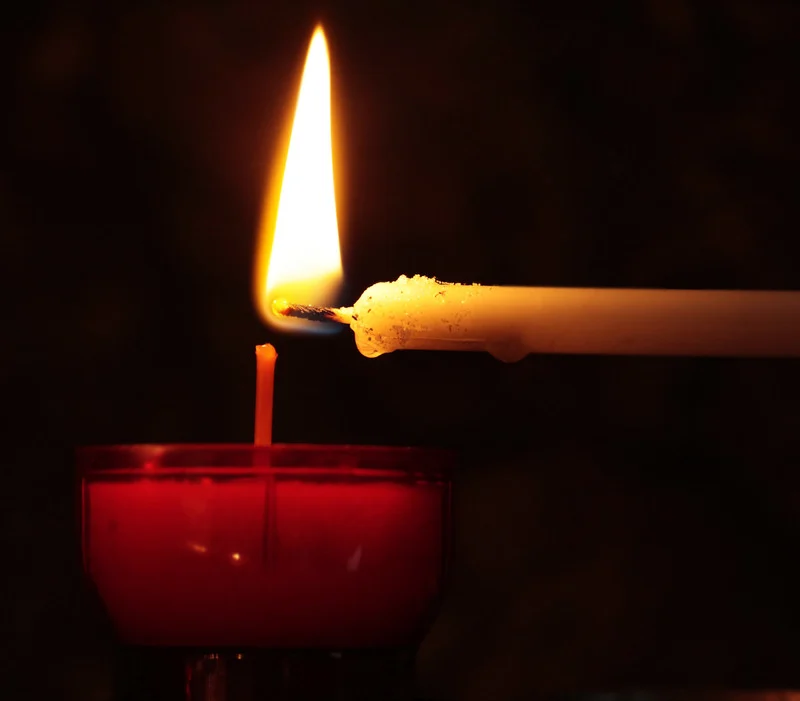 Zwei Kerzen - Copyright: Canva - noname von Pixabay